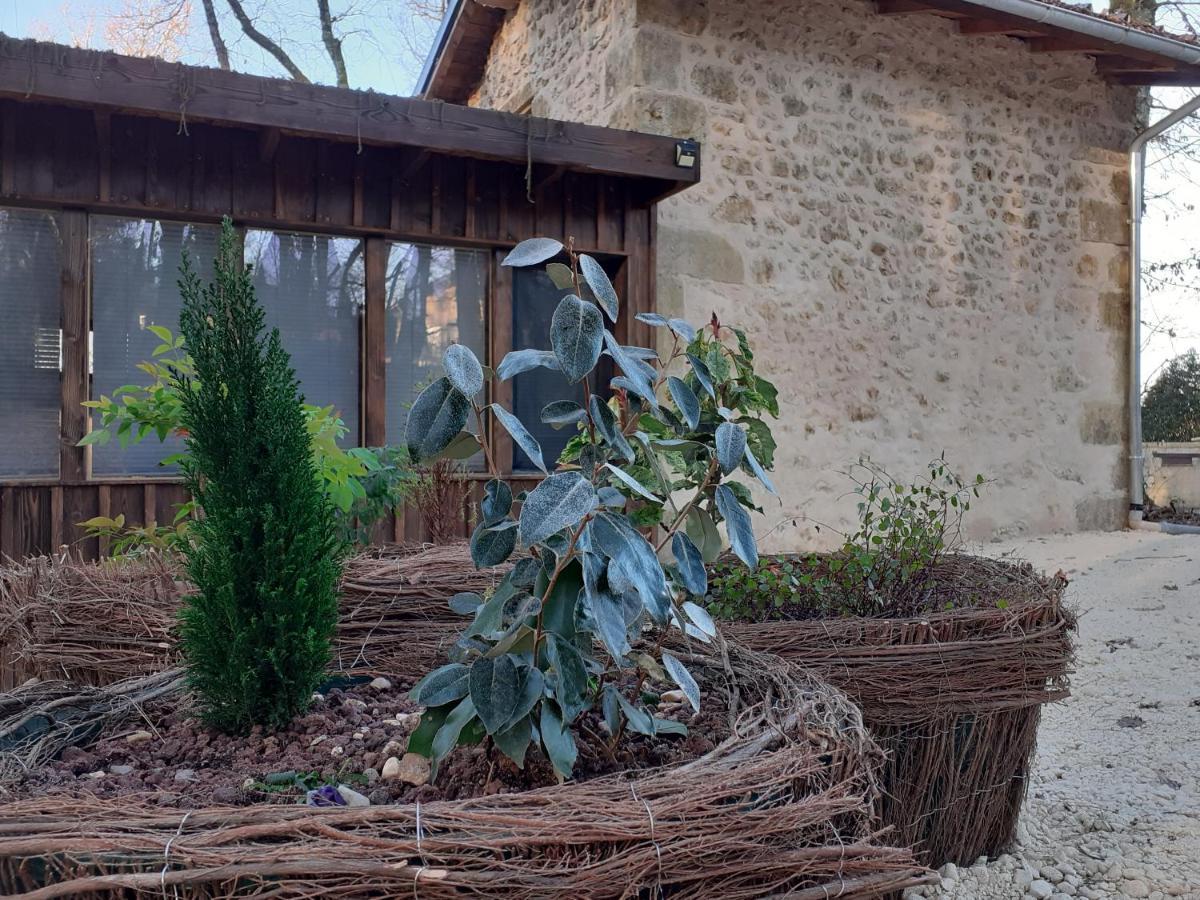 Le Gite De La Cabane De L'Oiseau Couze-et-Saint-Front Exterior photo